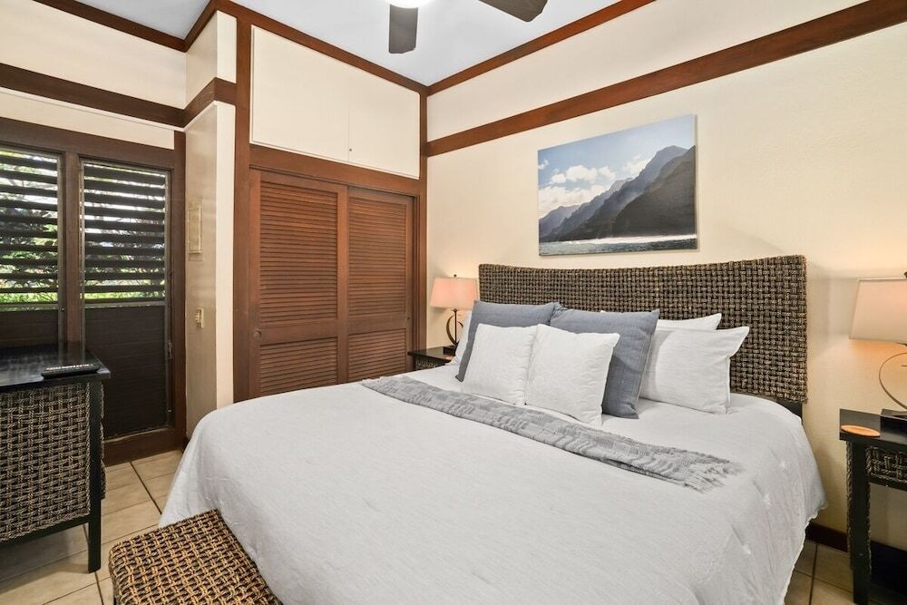 Step to beach New Quiet Kiahuna Plantation Remodeled 2 bedroom condo with AC — 4-Star Luxury Hotel in Koloa, United States
