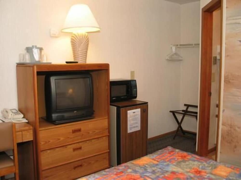 Sea Spray Motel - photo 6
