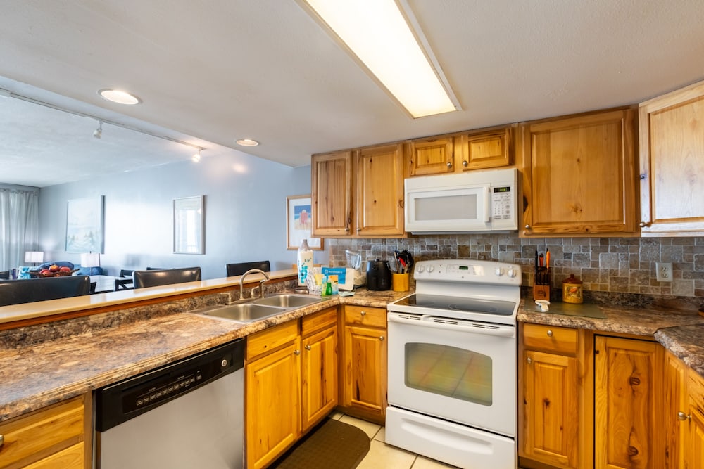 Romar Tower 5C by Meyer Vacation Rentals - photo 21