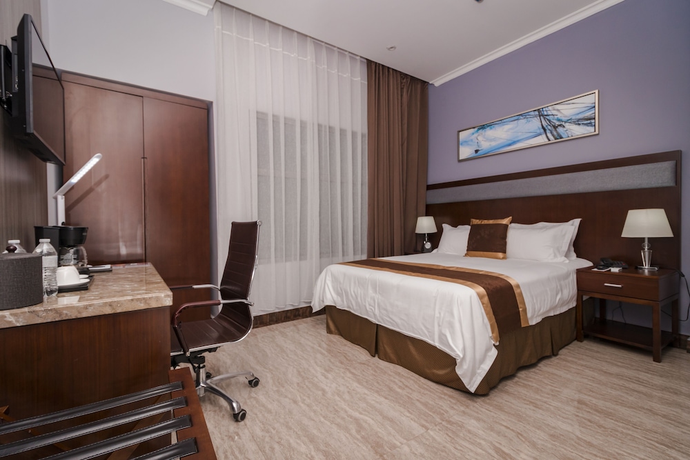 Hotel City Plaza & Suites — David — photo 4