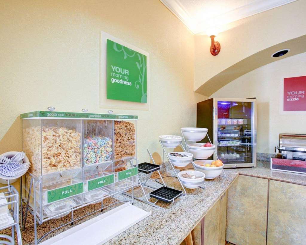 Comfort Suites Brenham - photo 24