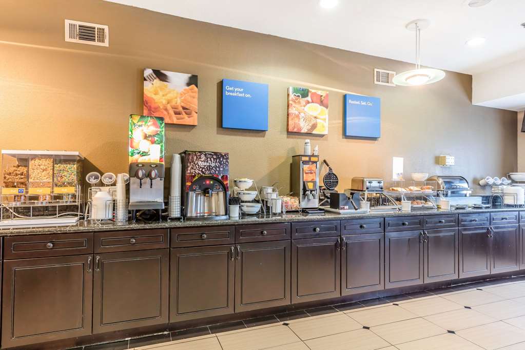 Comfort Inn & Suites Crystal Inn Sportsplex - photo 33