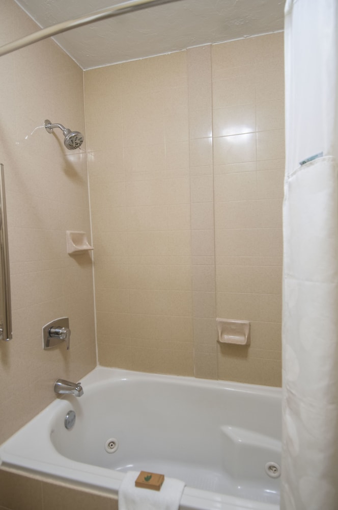 Governor's Suites Hotel Oklahoma City Airport Area - photo 17