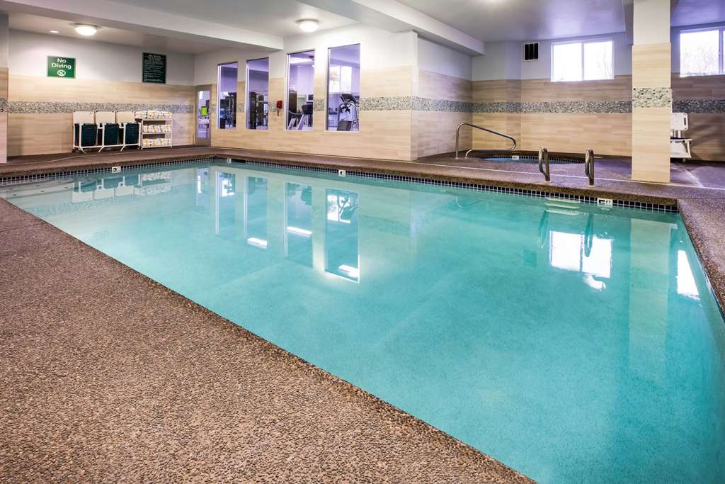 La Quinta Inn & Suites by Wyndham Portland Airport - photo 8