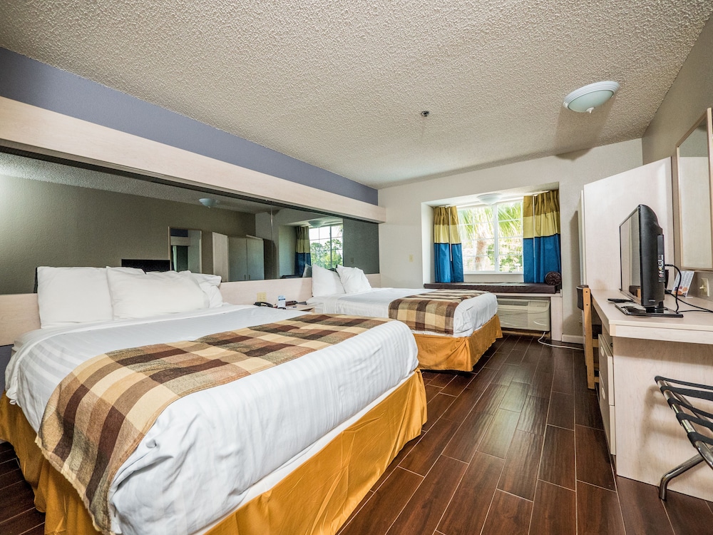 Microtel Inn & Suites by Wyndham Palm Coast I 95 - photo 14