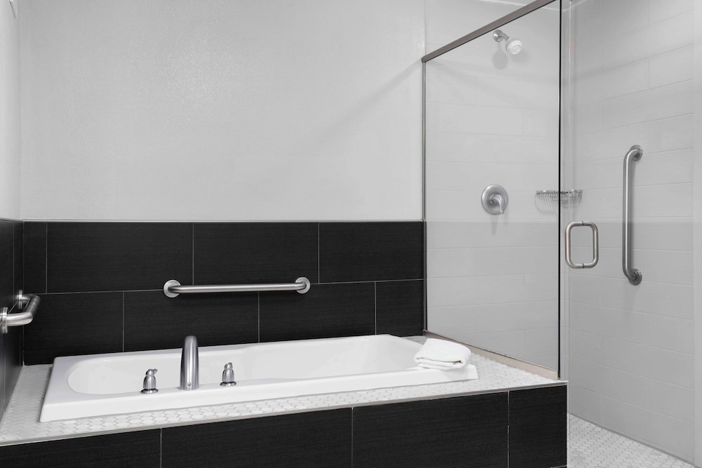Hampton Inn Stafford Quantico & Conference Center - photo 25
