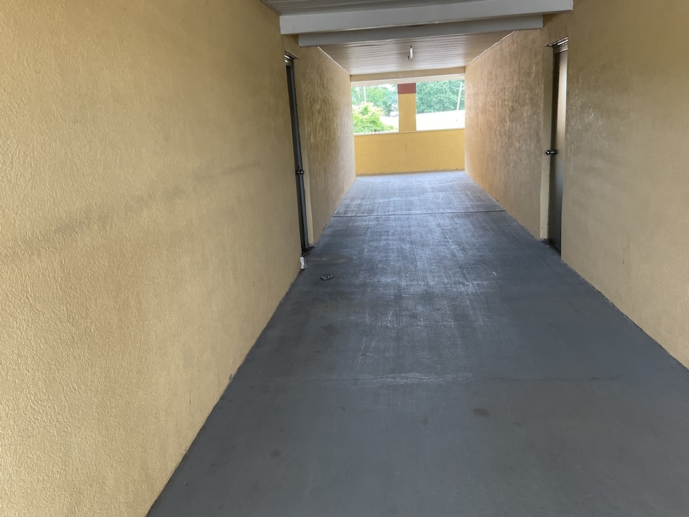 Super 8 by Wyndham Chattanooga East Ridge - photo 53