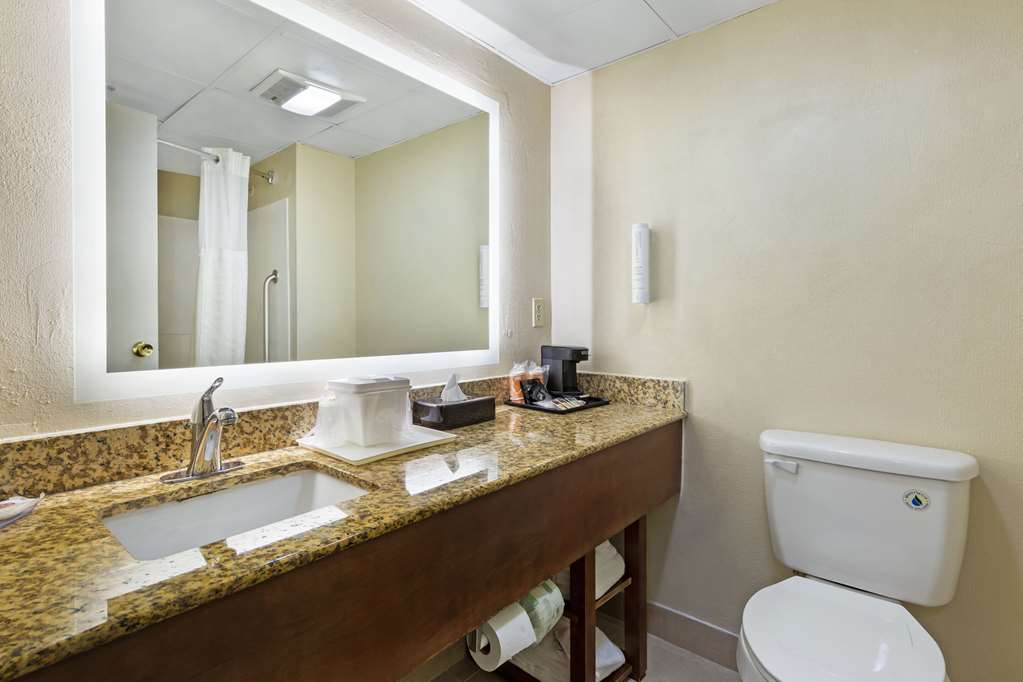 Clarion Pointe Durham Research Triangle Park - photo 8