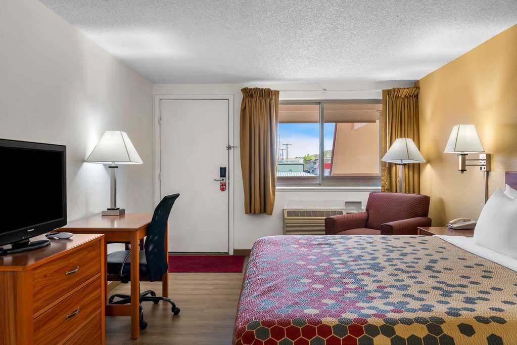 Econo Lodge Miles City I 94 - photo 23