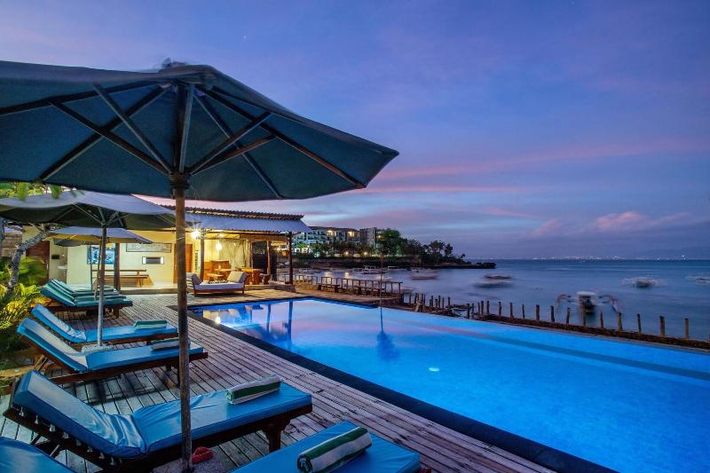 D’Muncuk Huts Lembongan