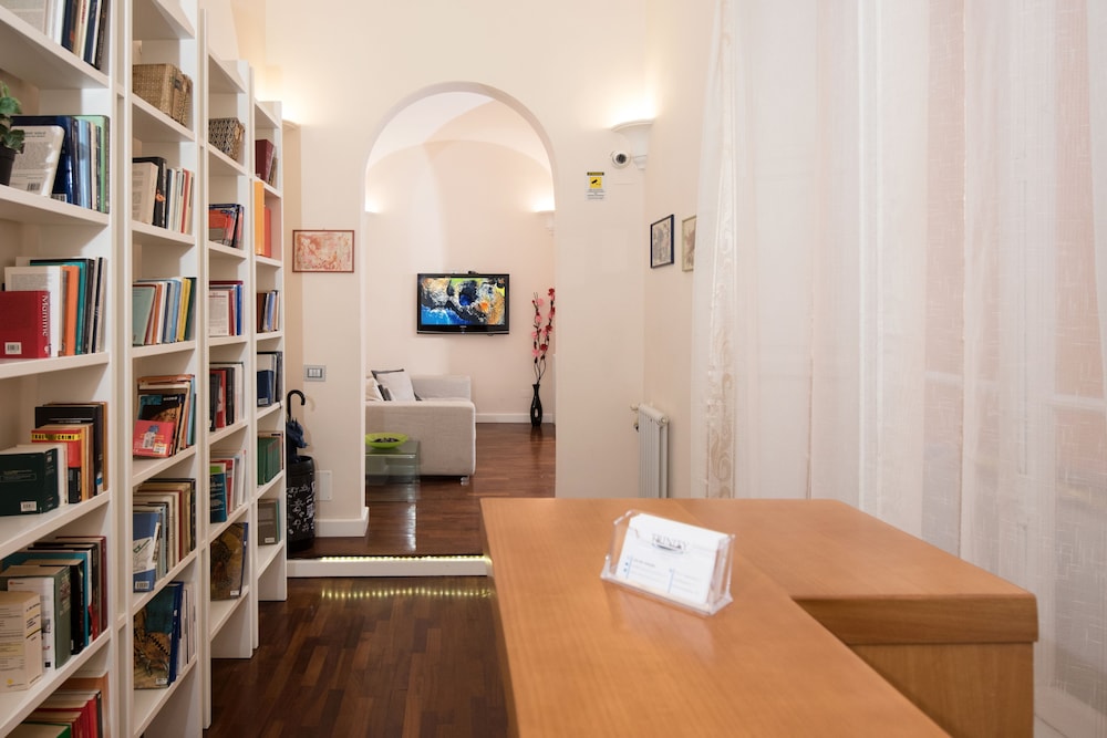 Trinity Luxury Rooms — Rome — photo 3