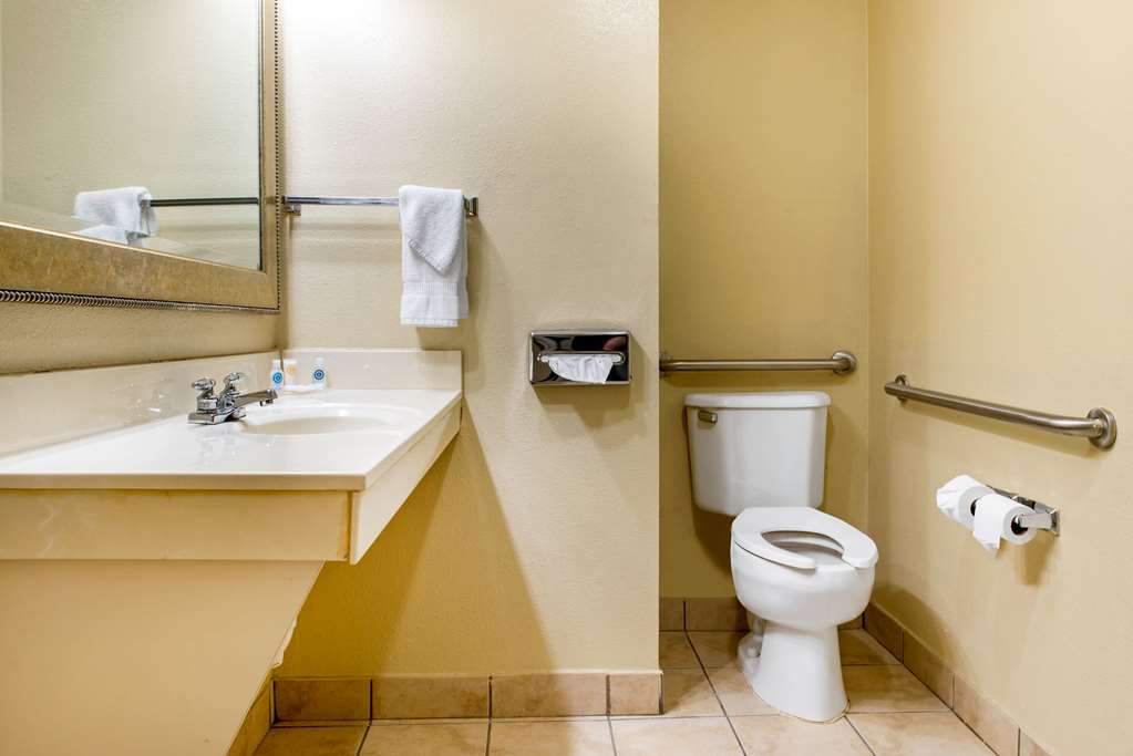 Quality Inn Jacksonville near I 72 - photo 21