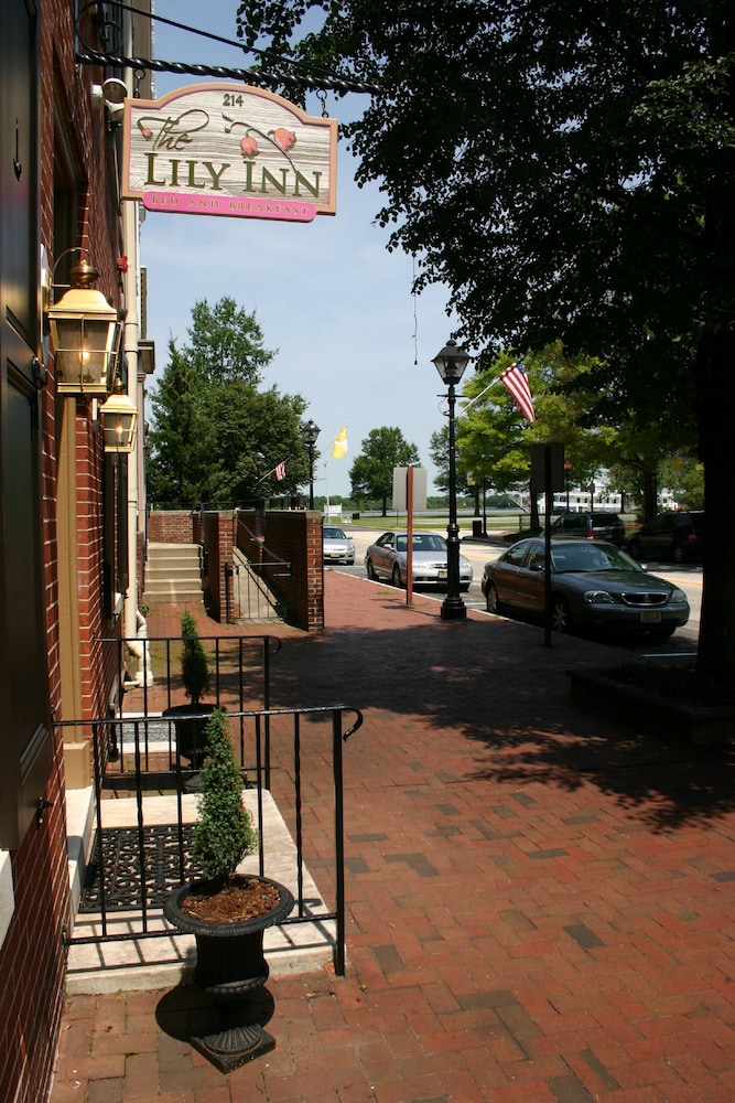 The Lily Inn Burlington - photo 33