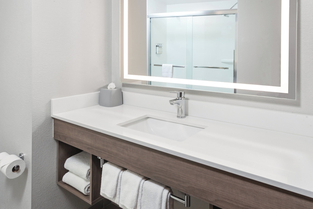 Holiday Inn Express Cleveland Airport Brookpark by IHG - photo 30