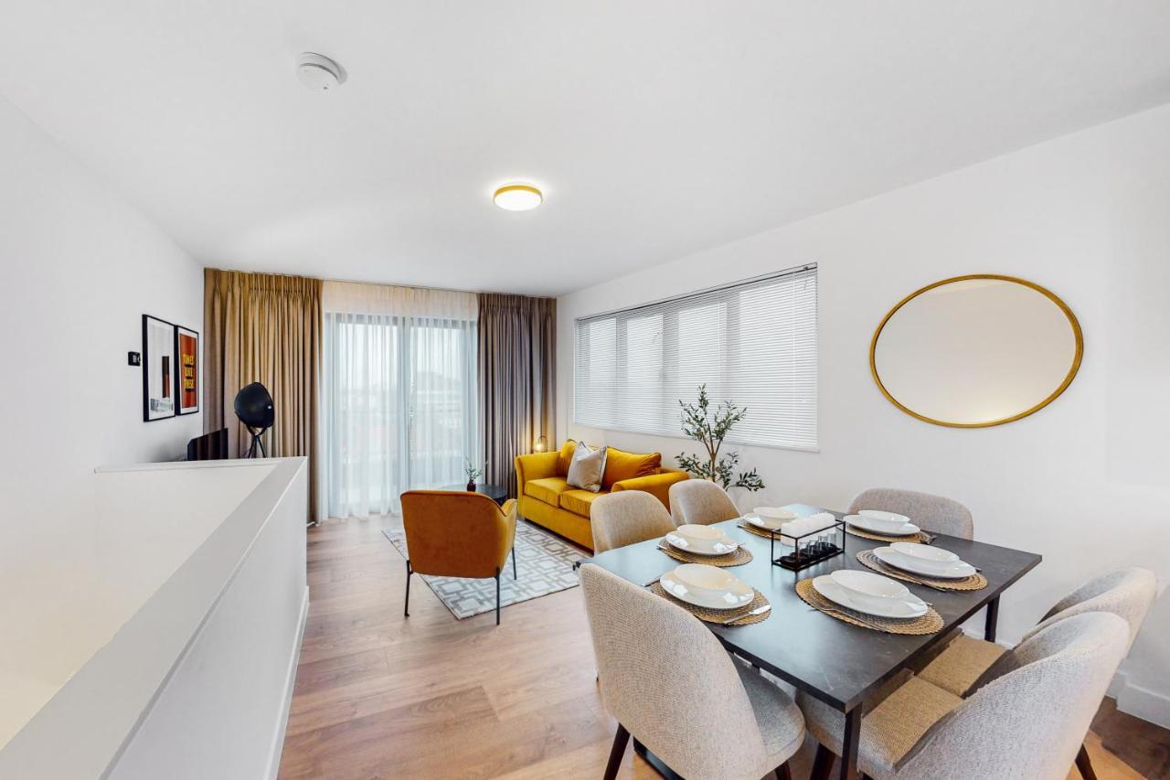 Stylish & Spacious Modern Apartments near Dalston Kingsland Station by Short Stories London — 4-Star Luxury Hotel in London, United Kingdom