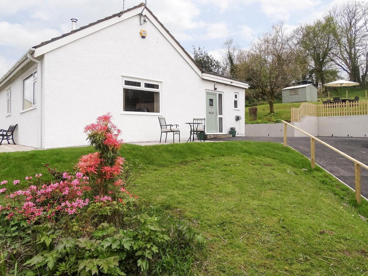 Ty Howton - carbon neutral hotel in Clydach
