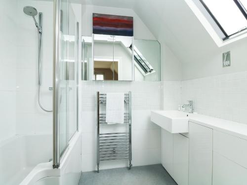 Dove Cottage — 5-Star Luxury Hotel in Dartmouth, United Kingdom