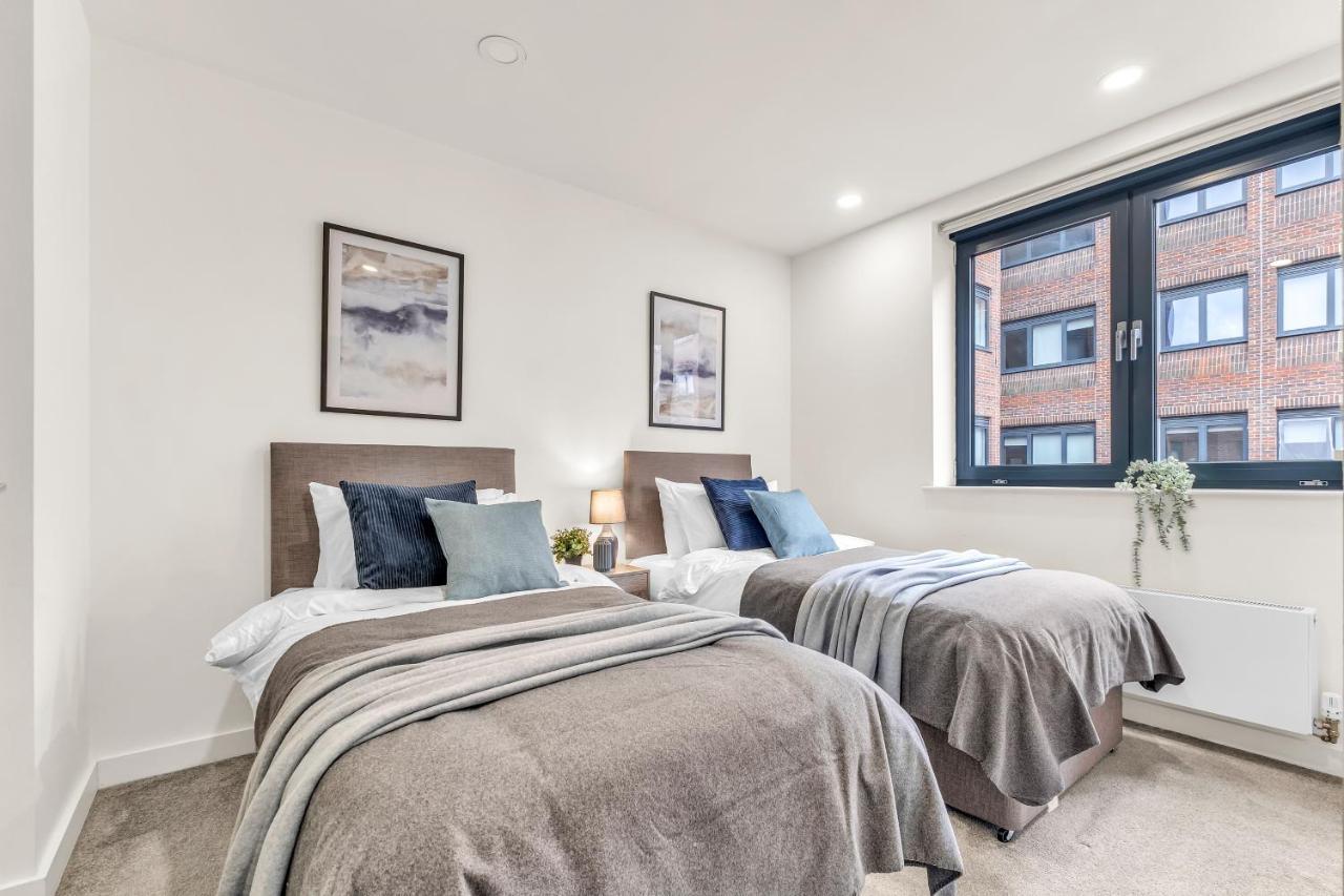 Contractors Gem 2 Bed Sleeps 6 Ensuite onsite Parking — 4-Star Luxury Hotel in Bedford, United Kingdom
