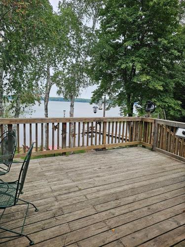 Butler's Bay Teal Lake 4 Bedroom Hotel Room by RedAwning - photo 2