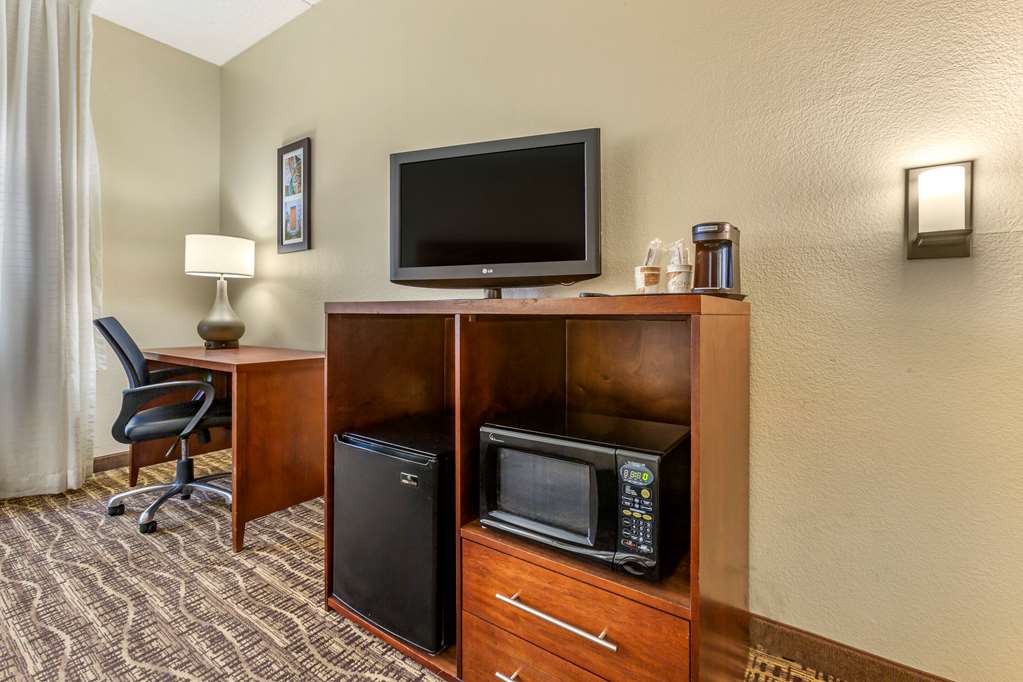 Comfort Inn & Suites Phoenix North Deer Valley - photo 10