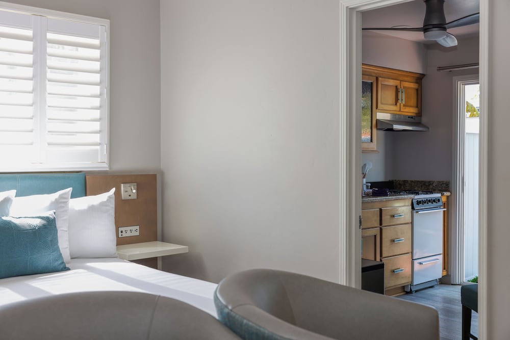 Marina Beach Motel - photo 15