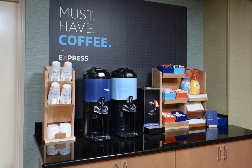 Holiday Inn Express Hotel & Suites High Point South by IHG - photo 25