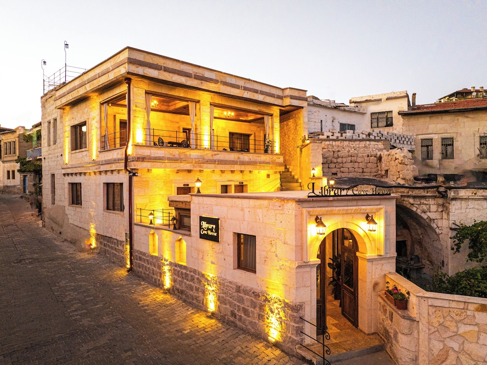 Library Cave Hotel in Uerguep, Turkey