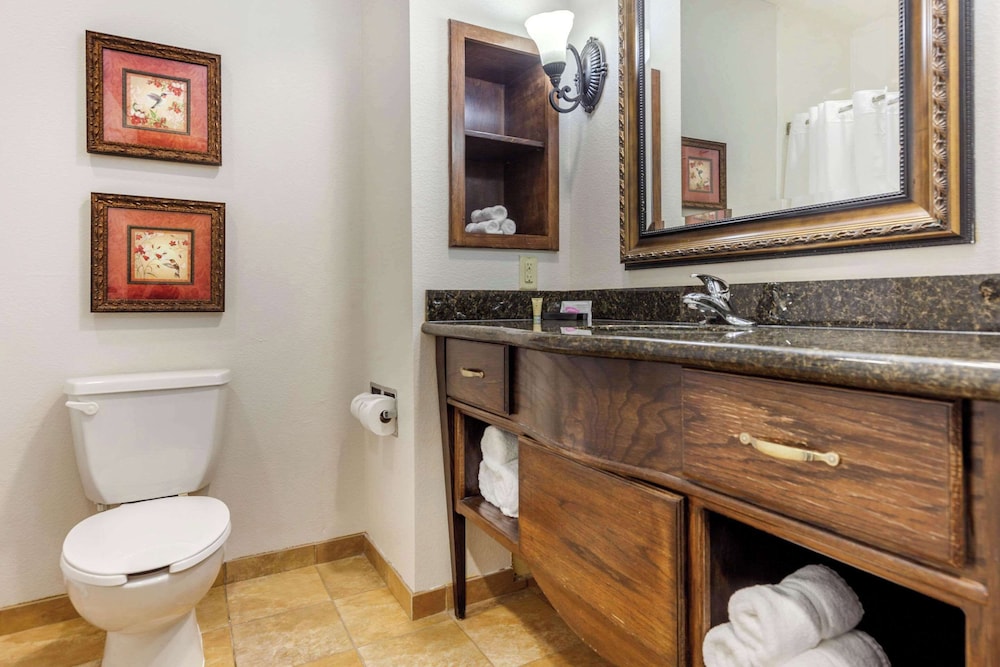 Clarion Pointe Sulphur Springs - photo 19