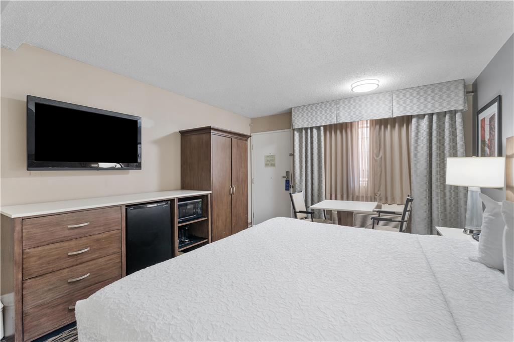 Best Western Los Alamitos Inn & Suites - photo 39