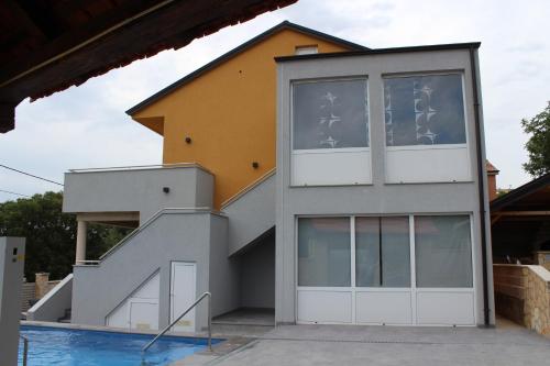 MM Villa Strandnahe Villa mit Pool & Whirlpool in Kruševo — 4-Star Luxury Hotel in Krusevo, Croatia