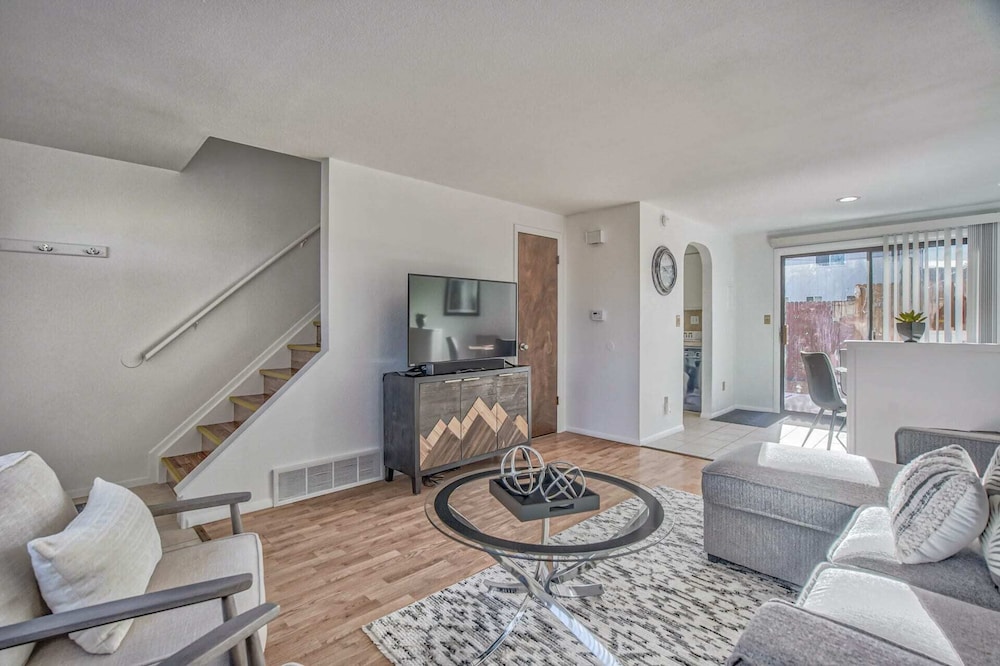 2bdcentrally Locatedclose to Shops & Restaurants in Colorado Springs, United States