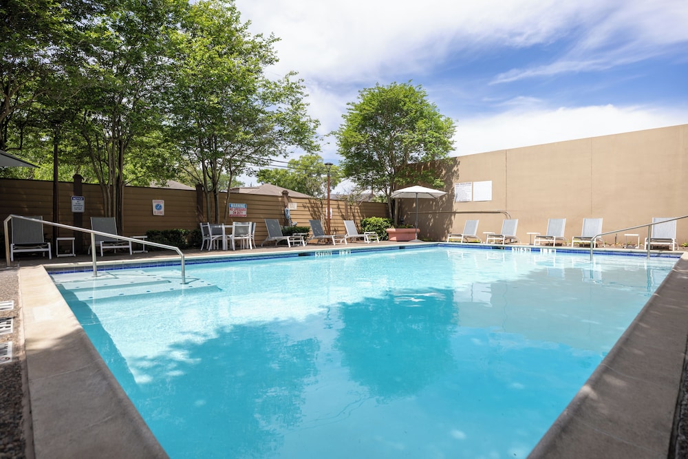 DoubleTree by Hilton Houston Medical Center Hotel & Suites - photo 42