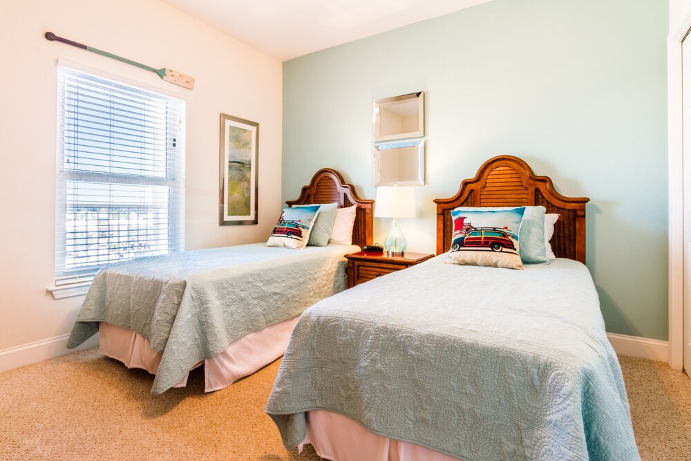 Crystal Shores by Luxury Gulf Rentals - photo 12