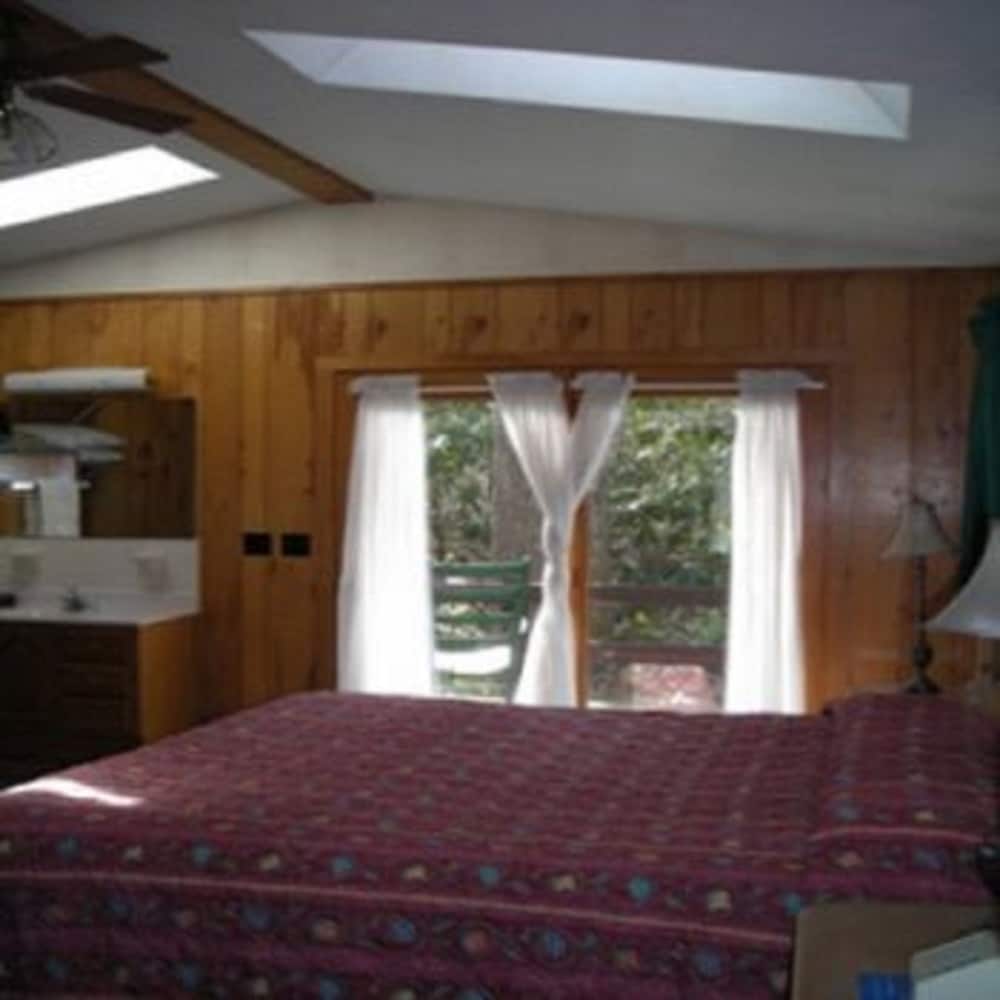 Cabins At Twinbrook Resort - photo 14