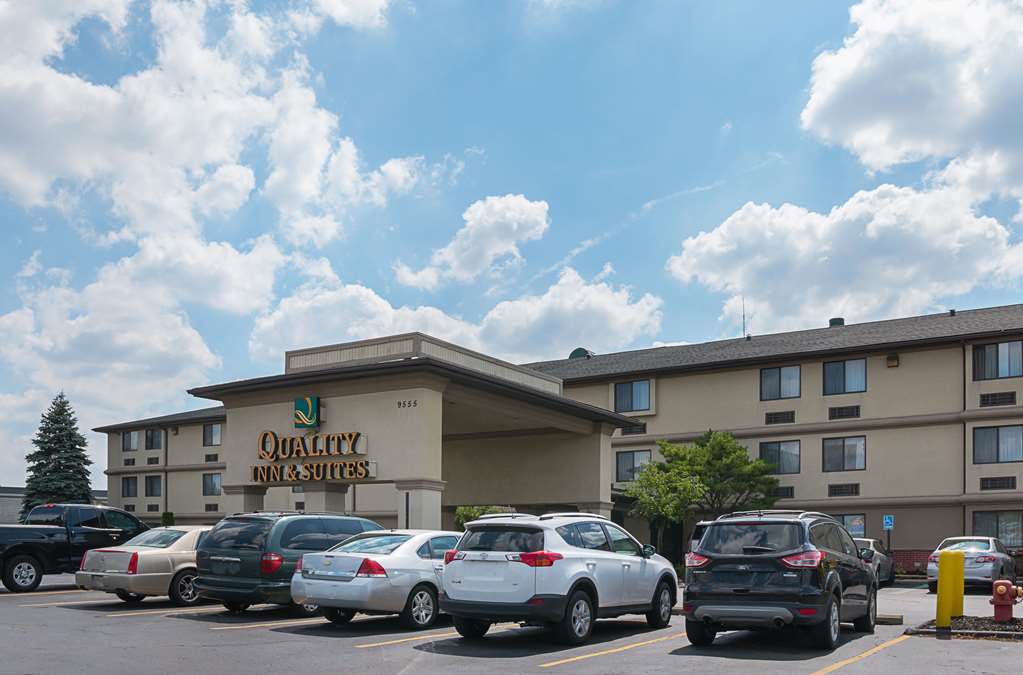 Quality Inn & Suites Detroit Metro Airport - photo 2