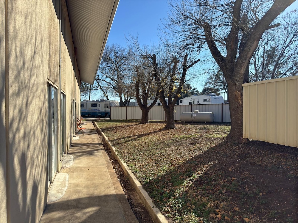 American Inn & RV Park - photo 19