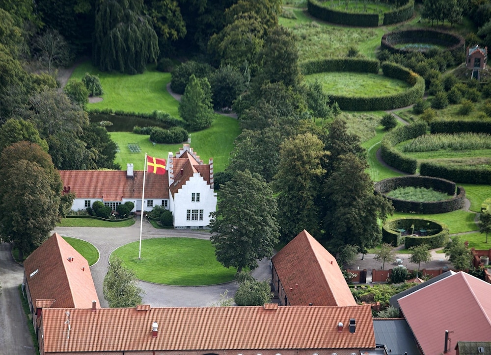 Ängavallen - carbon neutral hotel in Vellinge