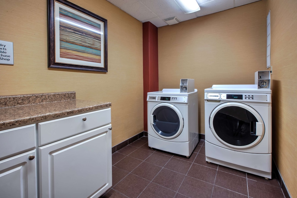 Hampton Inn & Suites Cleveland Airport Middleburg Heights - photo 47