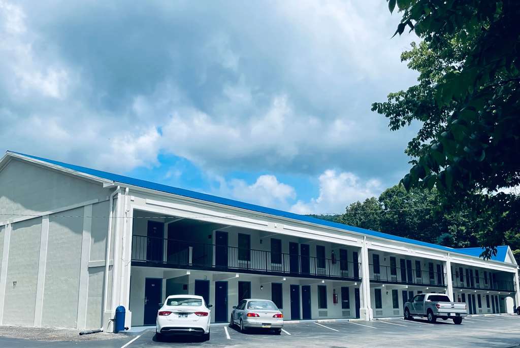 Days Inn by Wyndham Harriman - photo 3