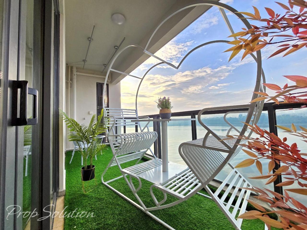 Cozy Seaview Suite Johor Bahru CIQ — 4-Star Luxury Hotel in Johor Bahru, Malaysia