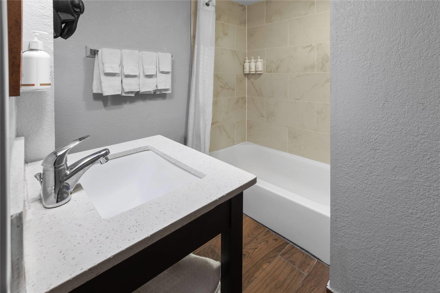 Baymont by Wyndham Downtown Detroit - photo 6