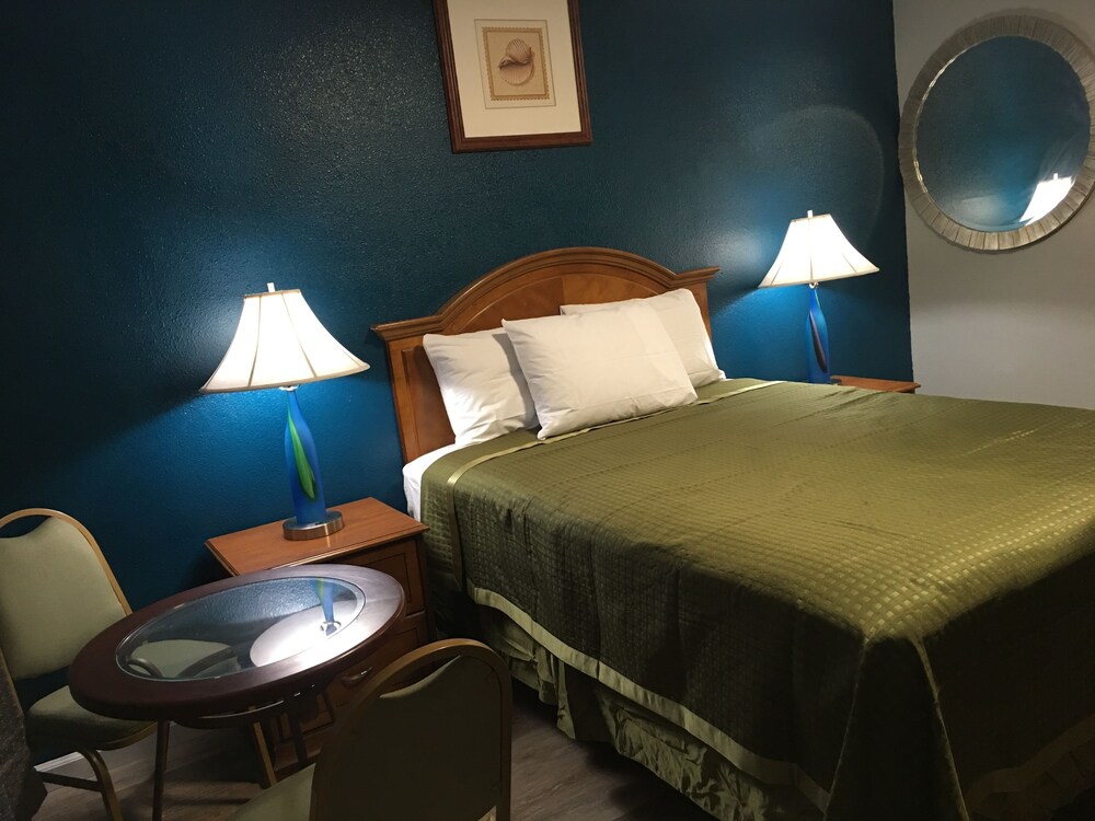Aristocrat Motel - photo 6