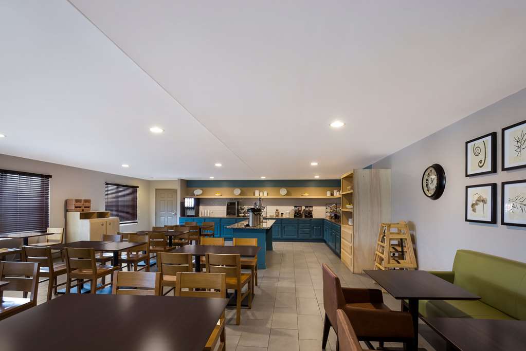 Country Inn & Suites by Radisson Marion IL - photo 50