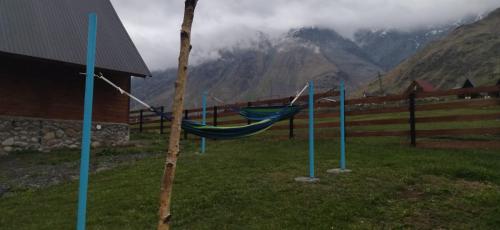 Cliffside cottage Kazbegi
