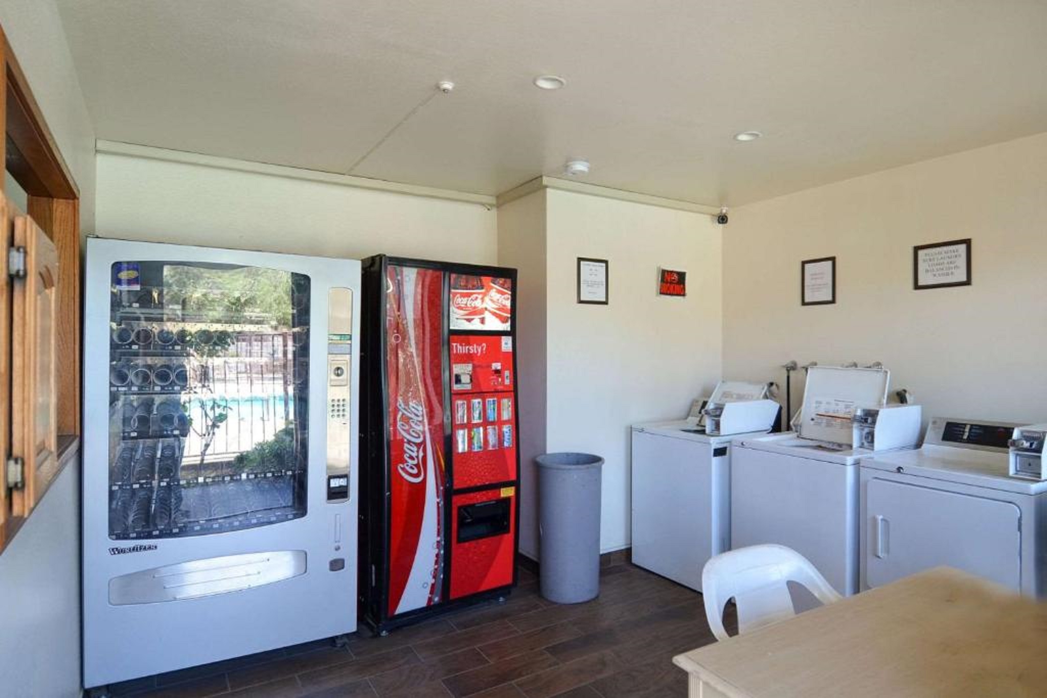 Days Inn by Wyndham Victorville - photo 3