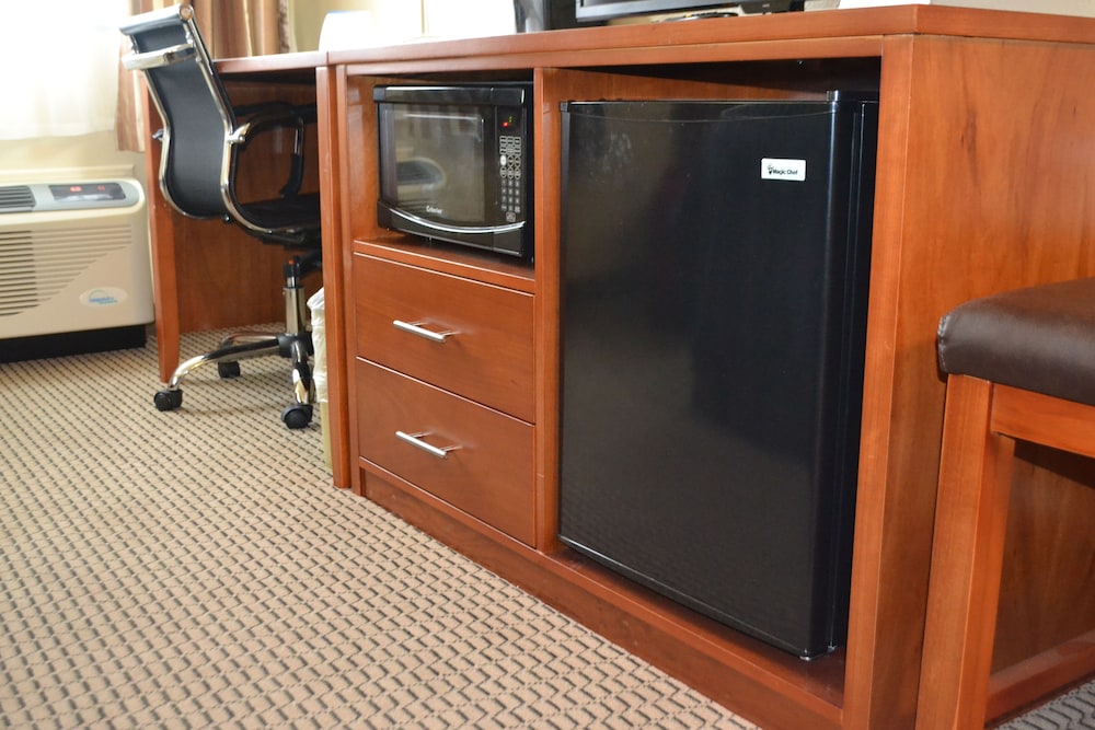 Baymont by Wyndham Grand Forks - photo 23