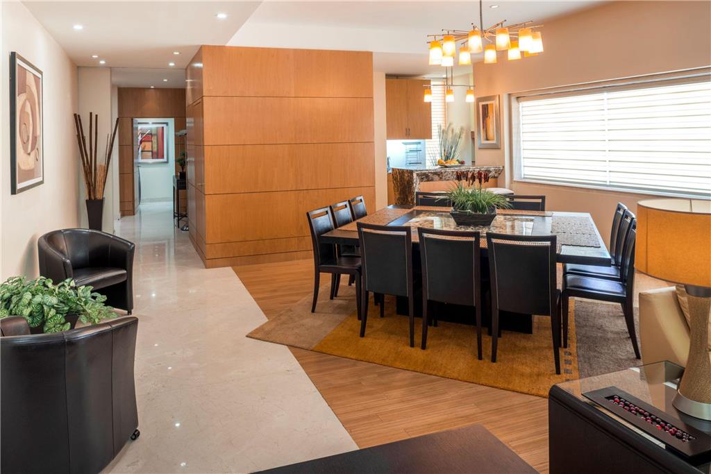 Presidential Suite dining room