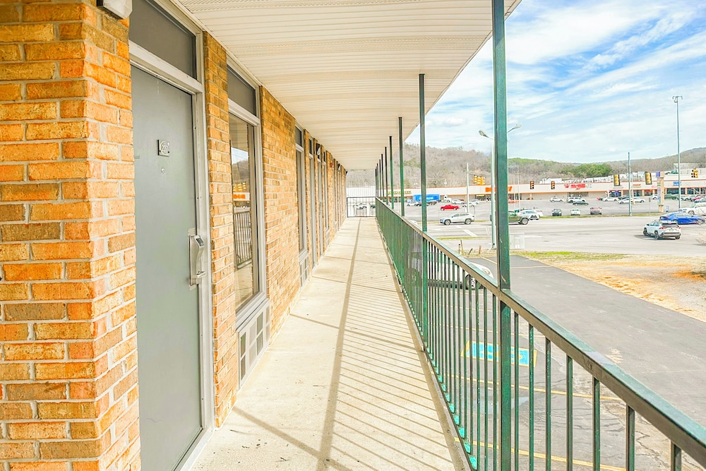 Regal Inn Guntersville By OYO Hwy 431 - photo 24