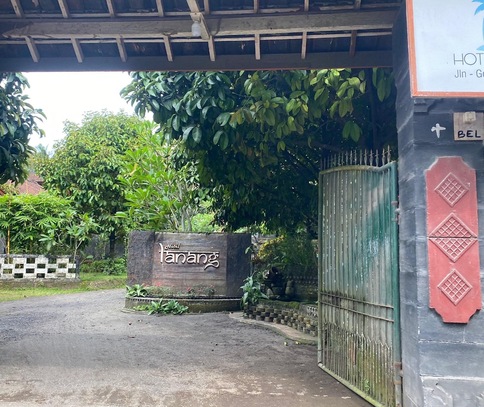 Hotel O Ramasta Homestay Near Ma Palapa Nusantara Nw Selebung — hotel in Narmada