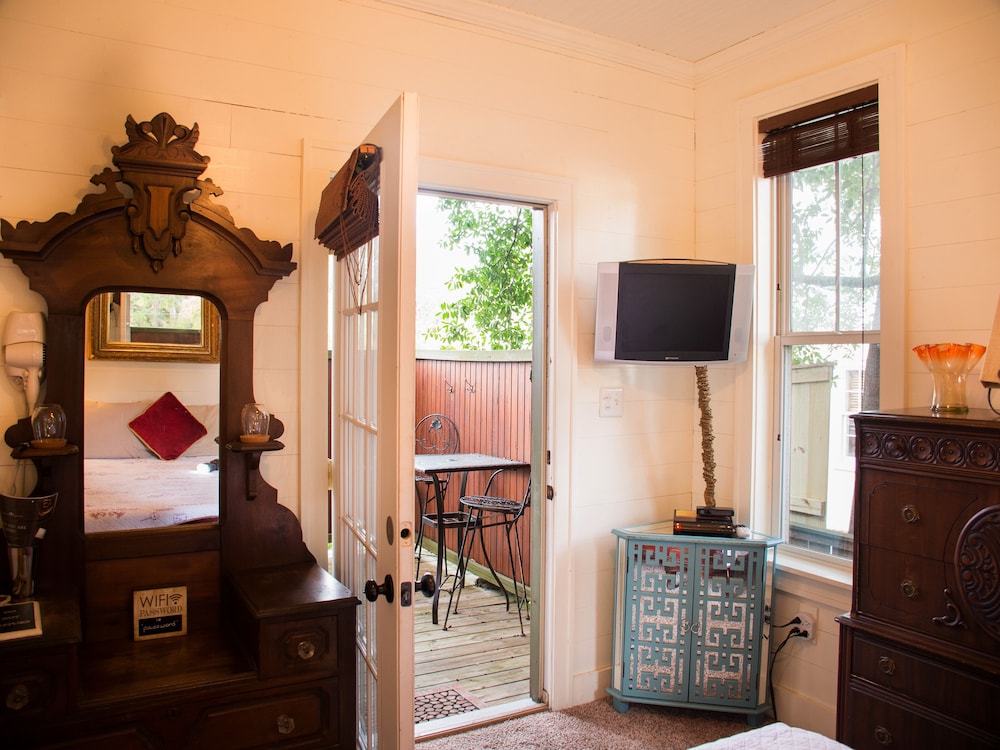 Beachside Boutique Inn - photo 13